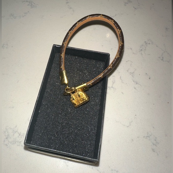Louis Vuitton Alma Bracelet - Picture 6 of 7